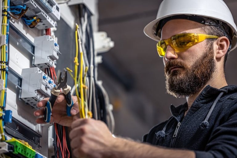 Can a General Contractor Do Electrical Work in California?